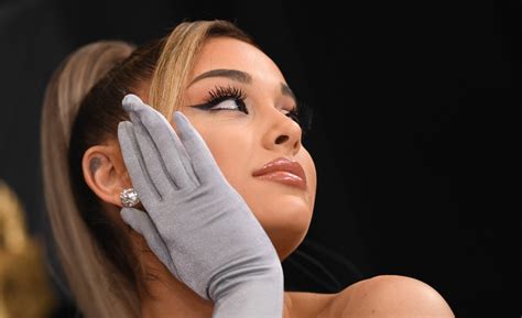 Ariana Grande stuns in rare bikini snap